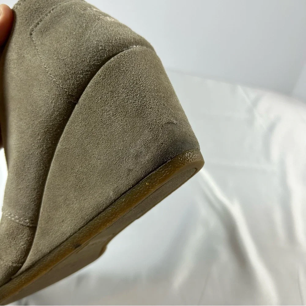 TOMS Women’s Suede LaceUp Wedge Ankle Bootie Comfortable, Size 8‎
